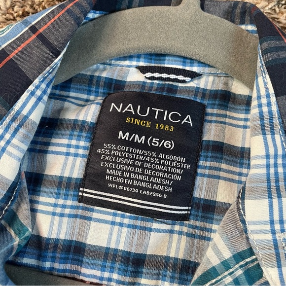 Nautica long sleeve button up shirt 5/6 - Picture 2 of 3